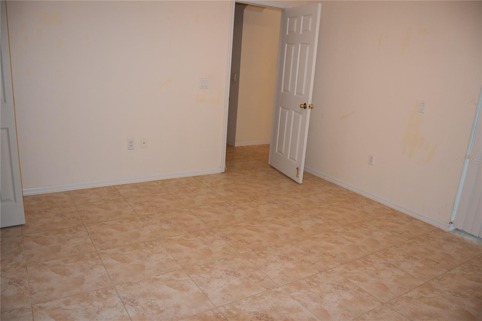 Image 10 of 25 For 2393 Paulette Drive