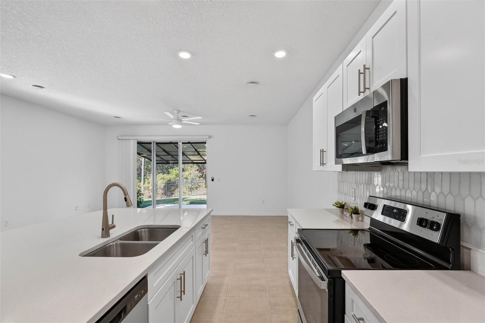 Image 14 of 77 For 3583 Davenport Creek Court