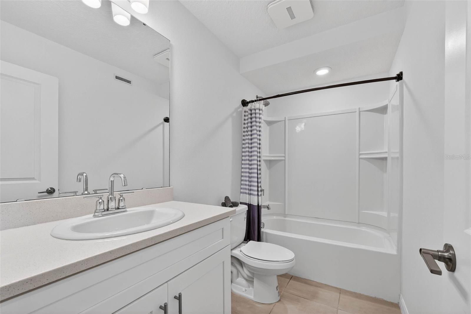 Image 43 of 77 For 3583 Davenport Creek Court