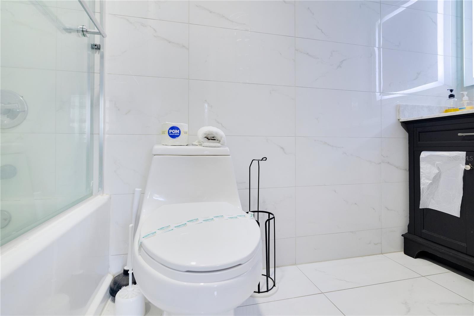 Image 17 of 37 For 6165 Carrier Drive 2605