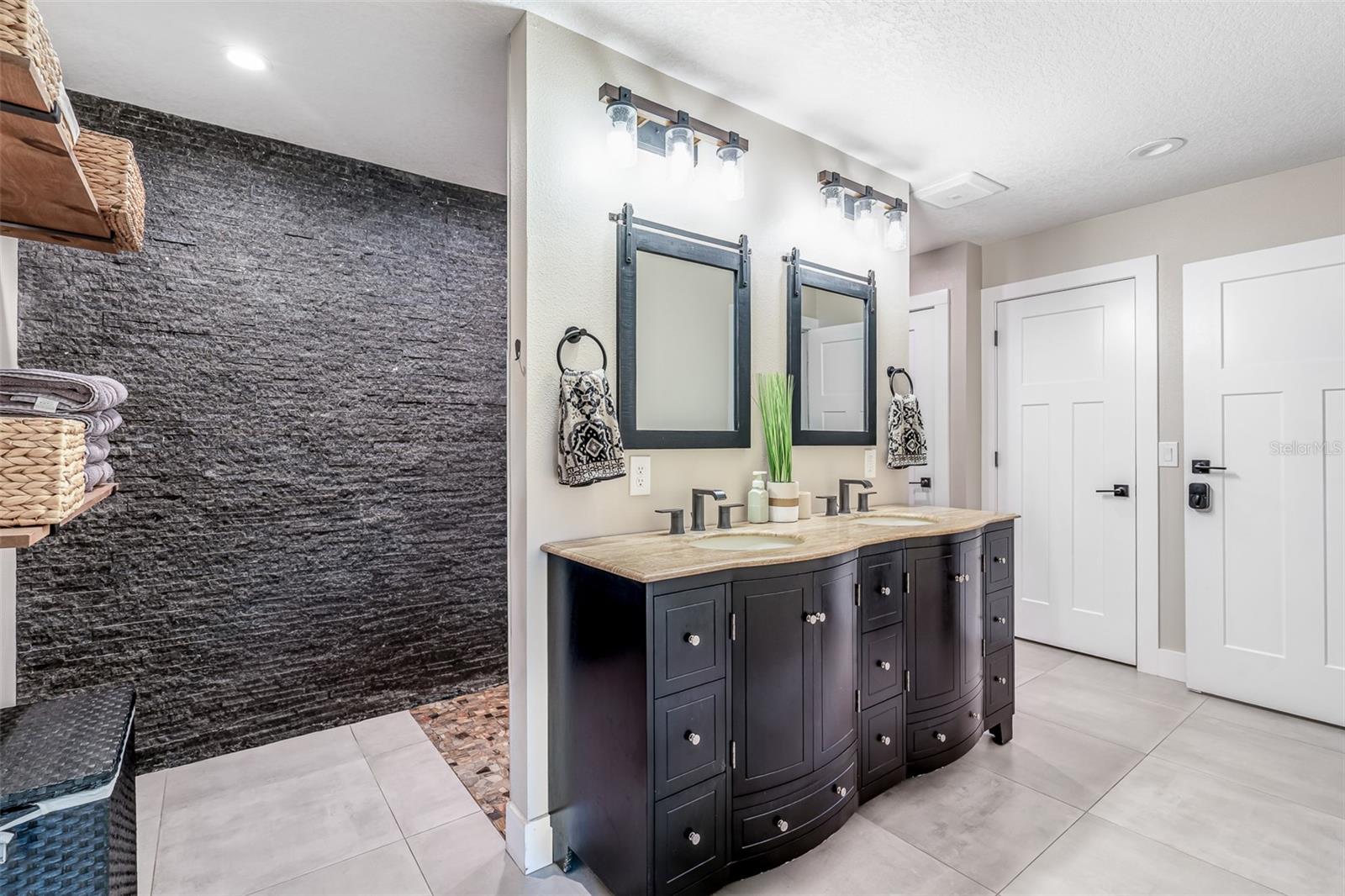 Image 22 of 70 For 27035 State Road 44