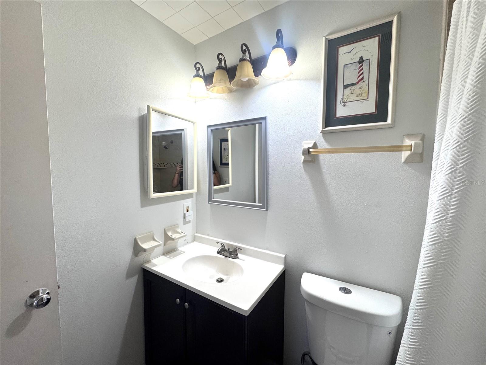 Image 18 of 25 For 2544 Woodgate Boulevard 204