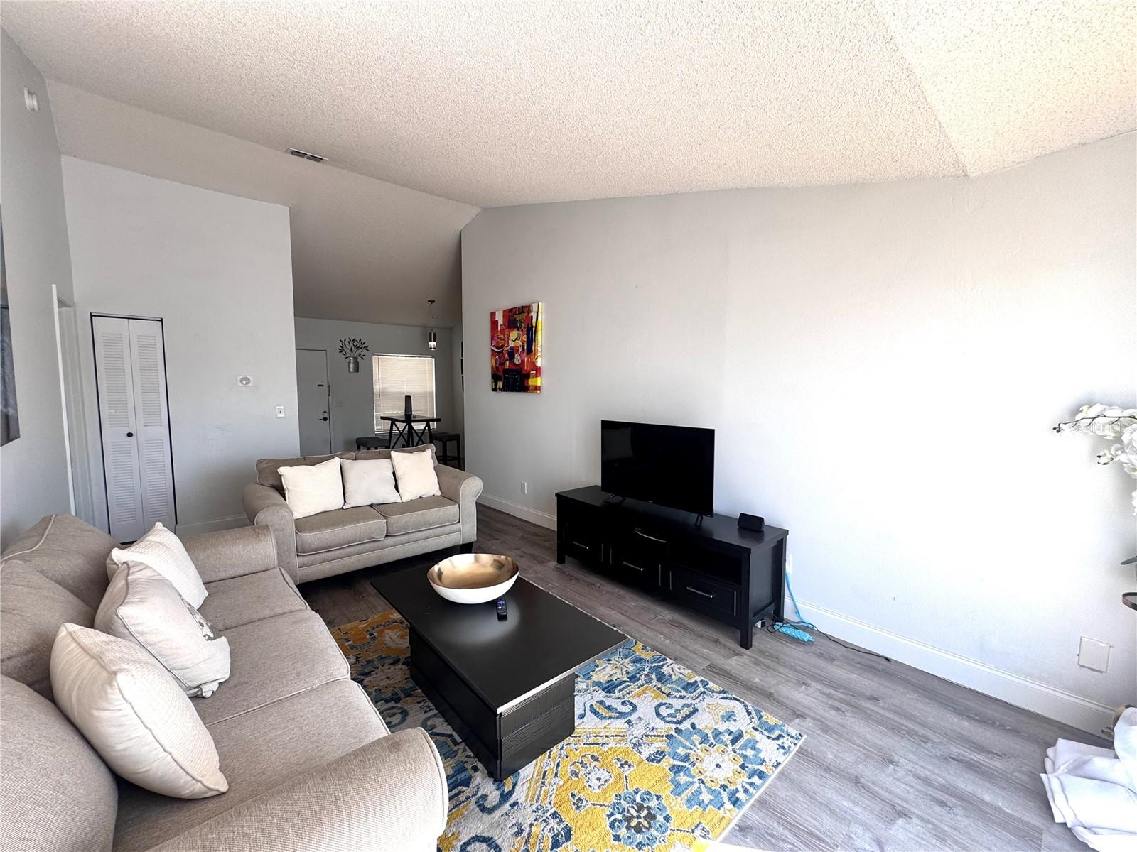 Image 4 of 25 For 2544 Woodgate Boulevard 204