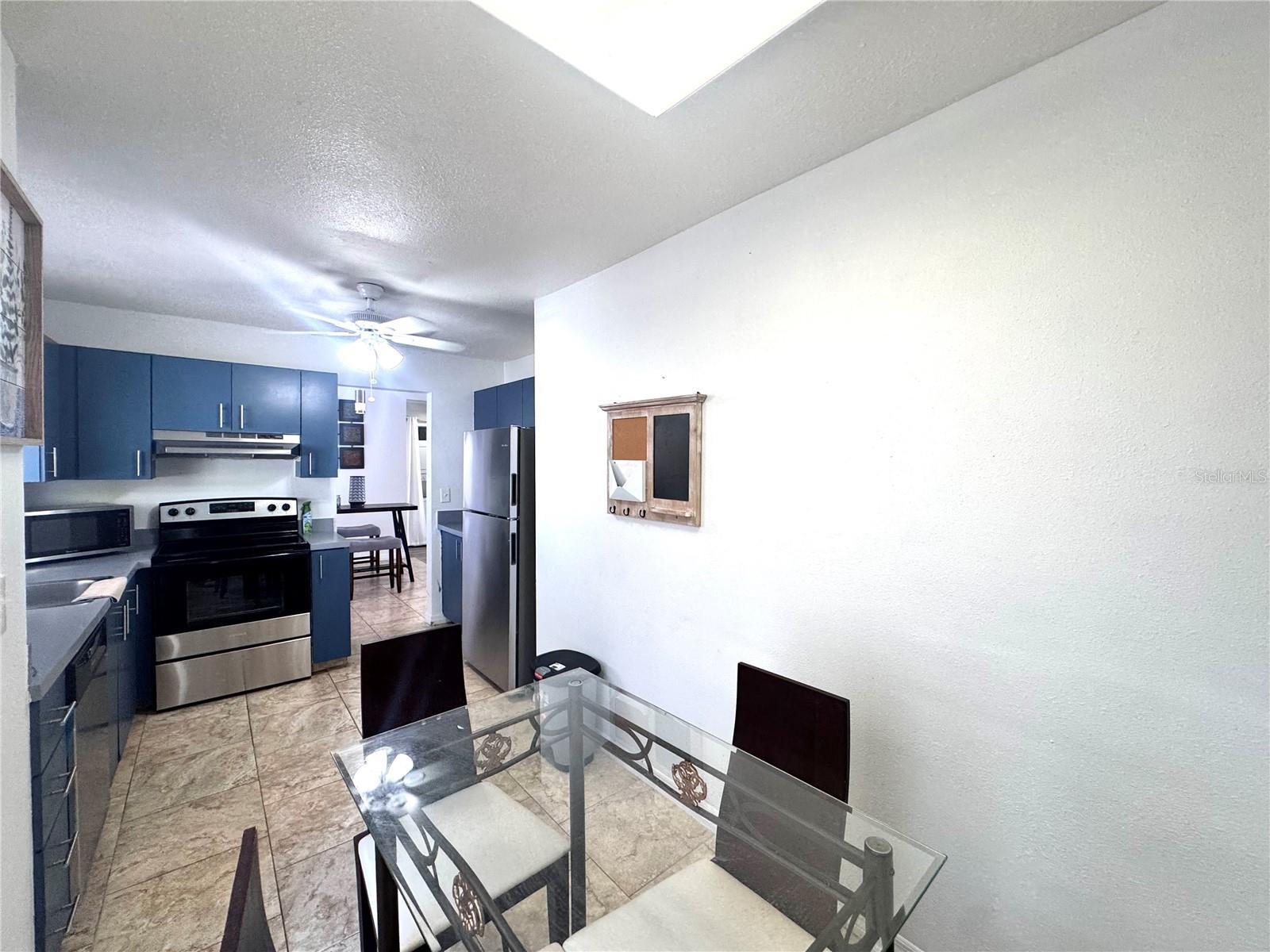 Image 9 of 25 For 2544 Woodgate Boulevard 204