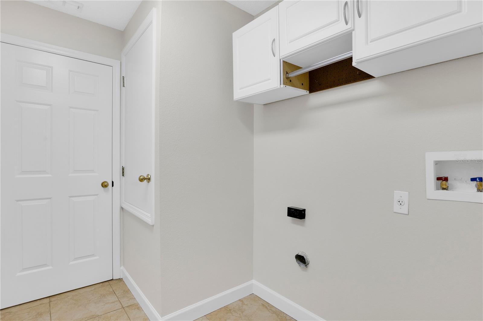 Image 22 of 36 For 357 Kirkhill Street