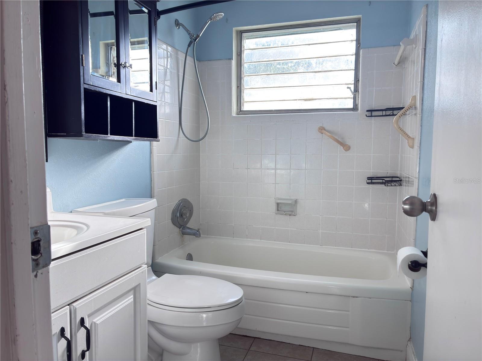 Image 11 of 24 For 120 Club Road