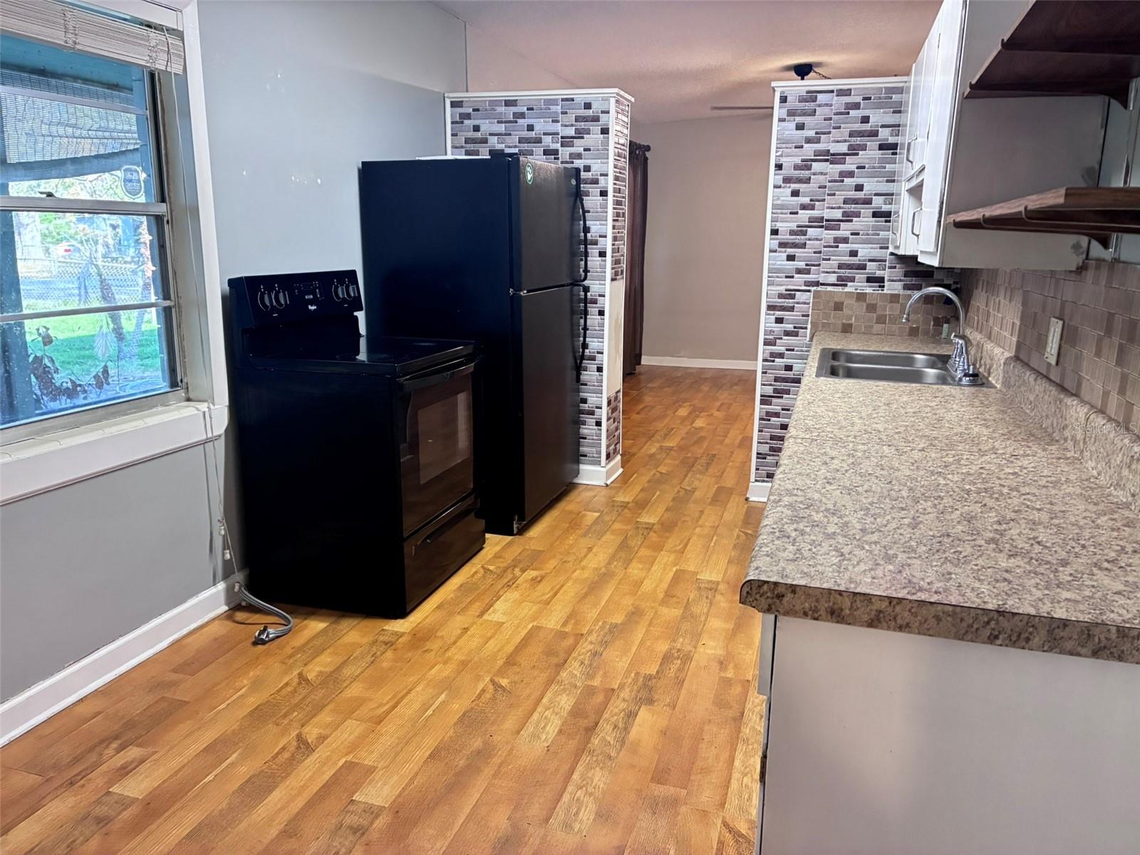 Image 4 of 24 For 120 Club Road