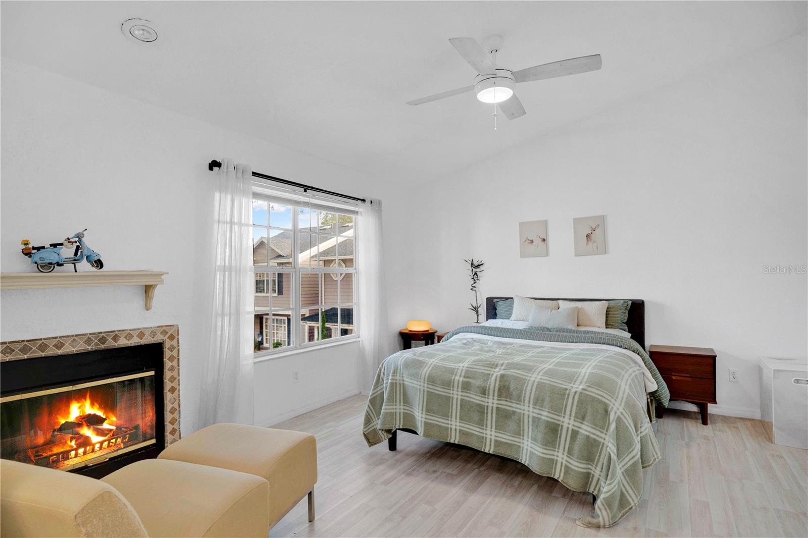 Image 10 of 30 For 12380 Shady Spring Way 105