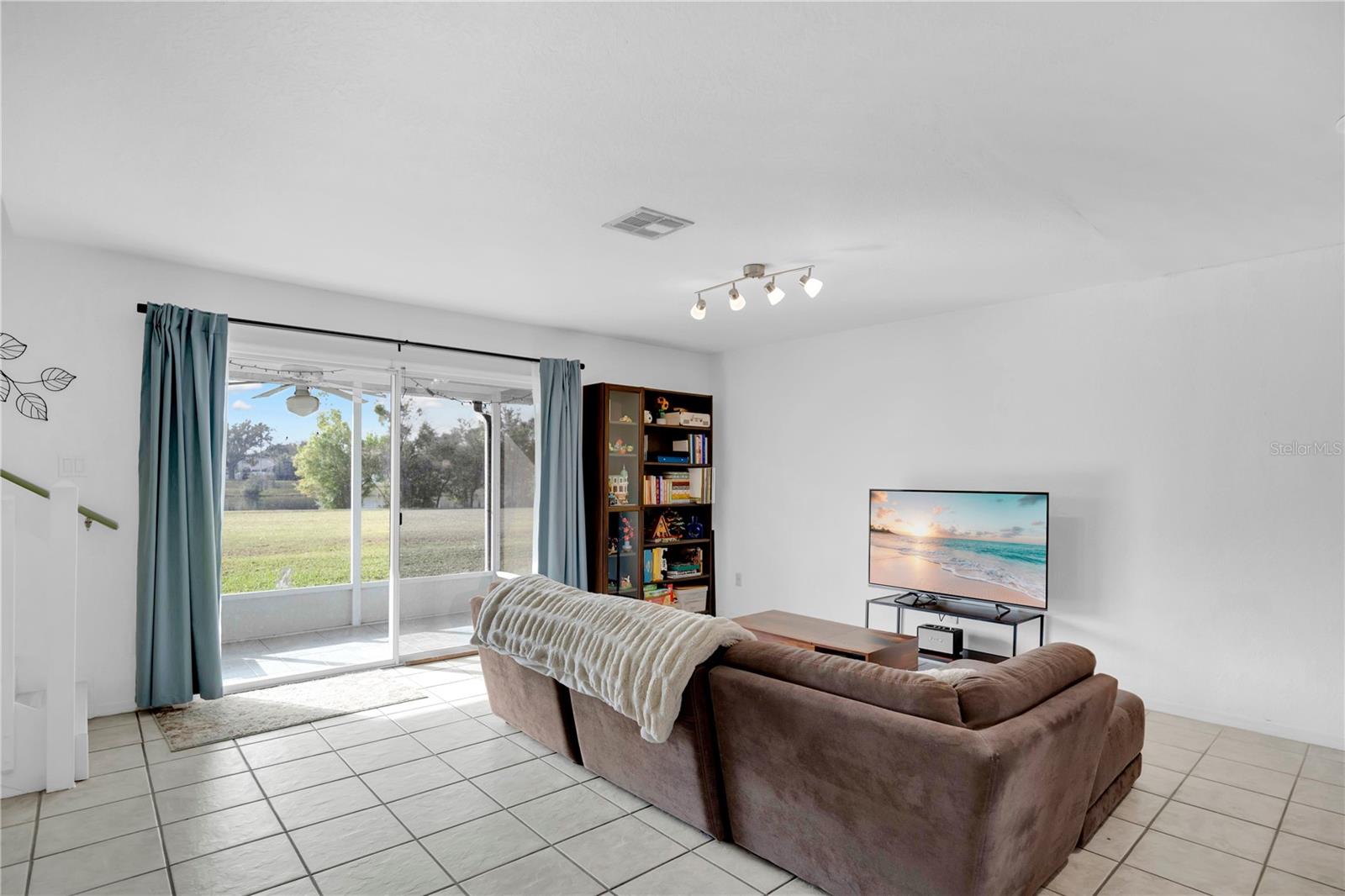 Image 5 of 30 For 12380 Shady Spring Way 105