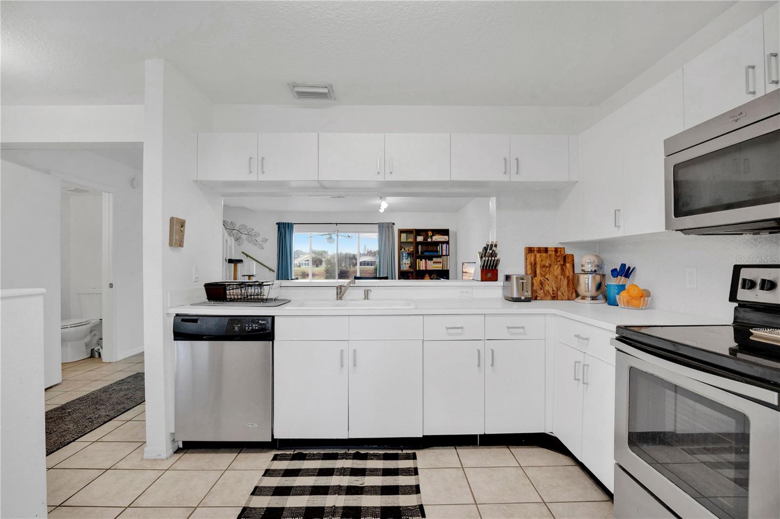 Image 7 of 30 For 12380 Shady Spring Way 105