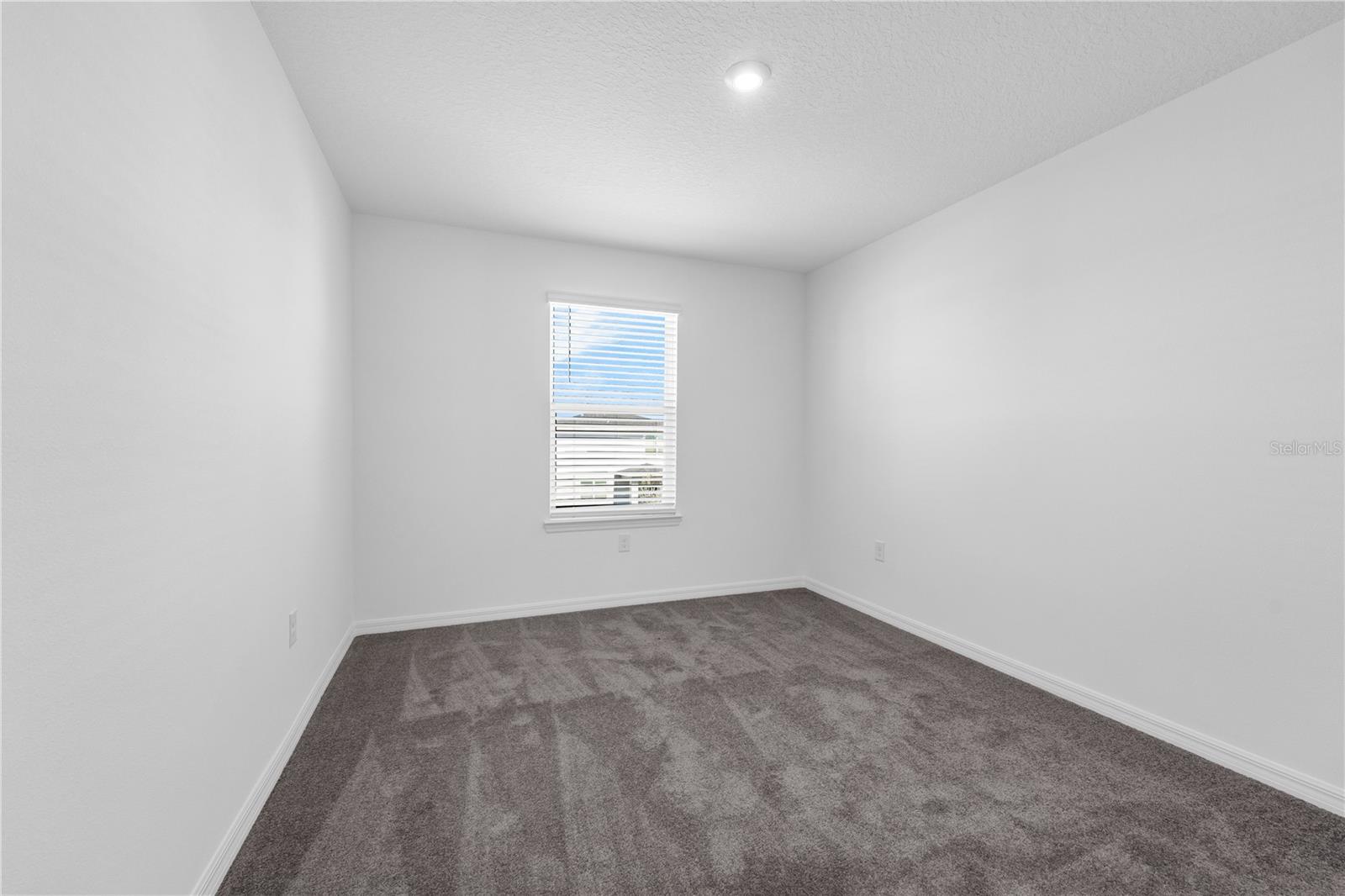 Image 18 of 39 For 5472 Meadow Walk Drive