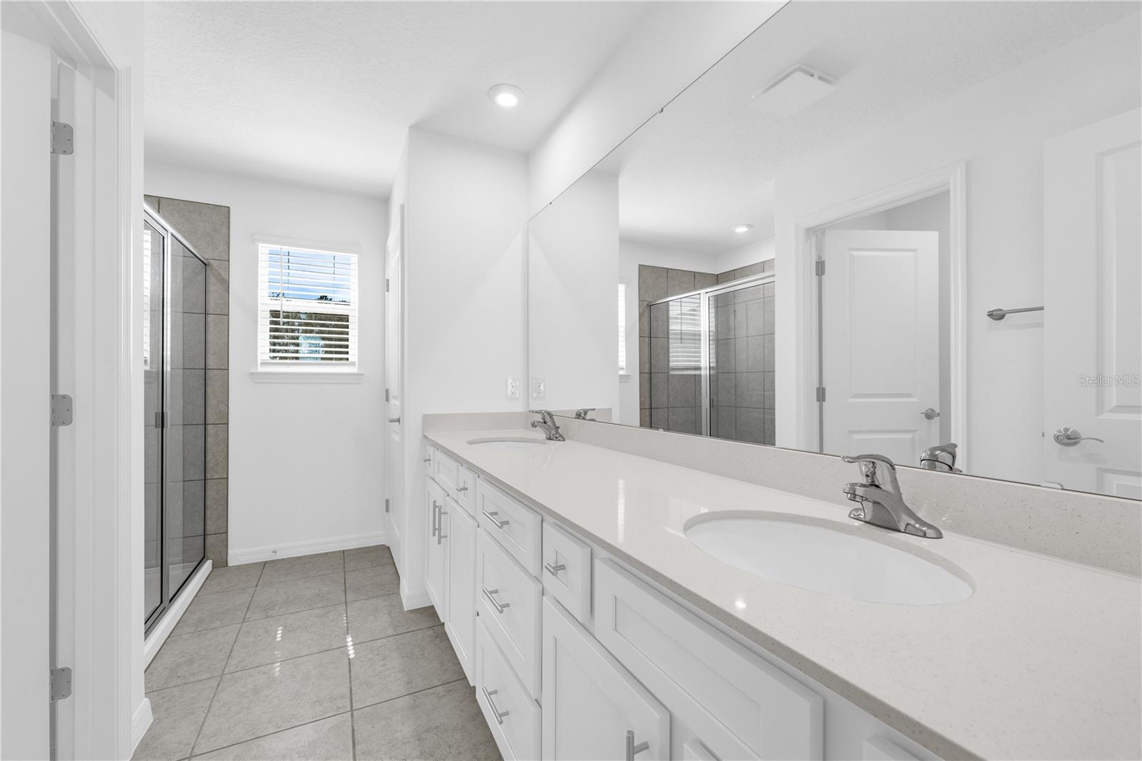 Image 30 of 39 For 5472 Meadow Walk Drive