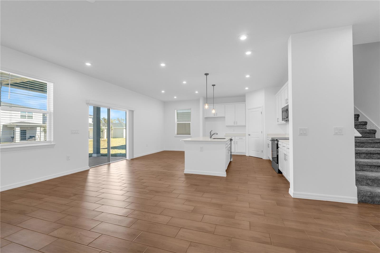Image 8 of 39 For 5472 Meadow Walk Drive