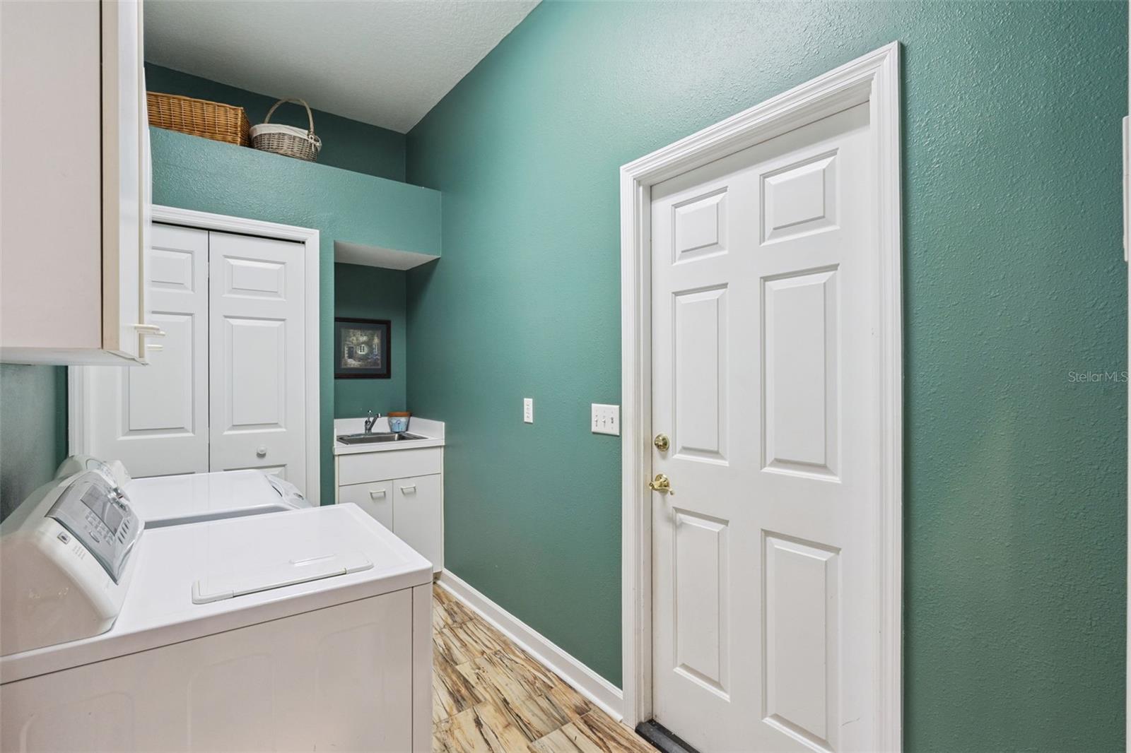 Image 36 of 63 For 8725 Summerville Place