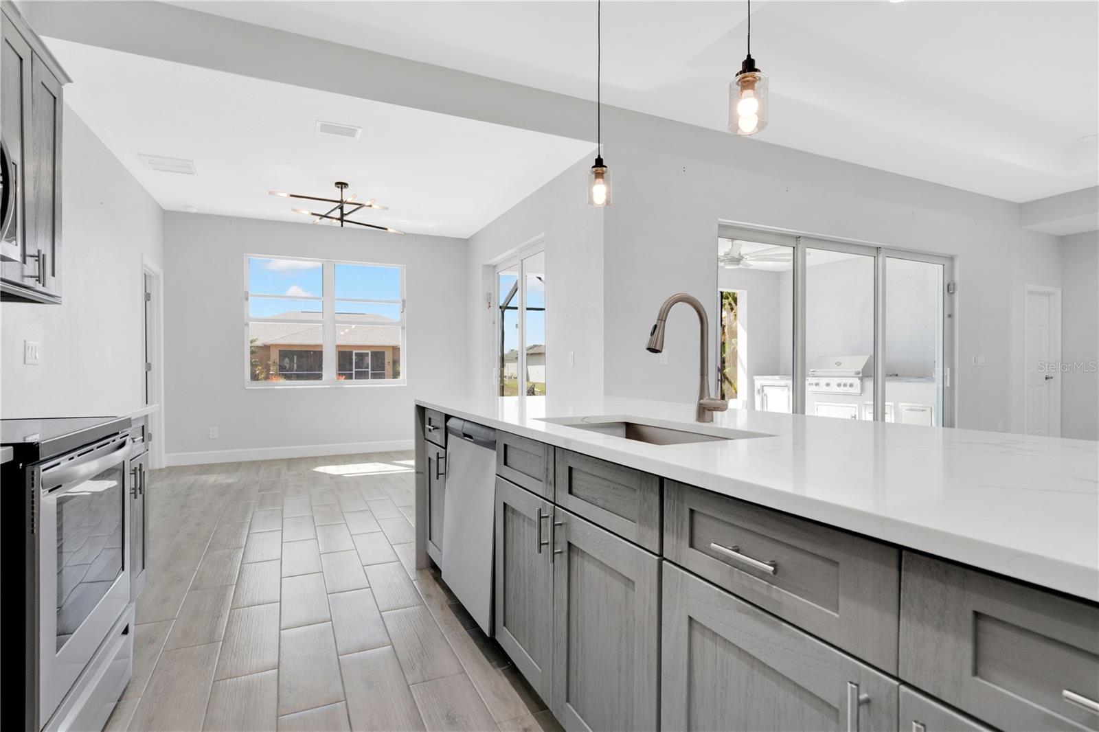 Image 12 of 41 For 1306 2nd Avenue