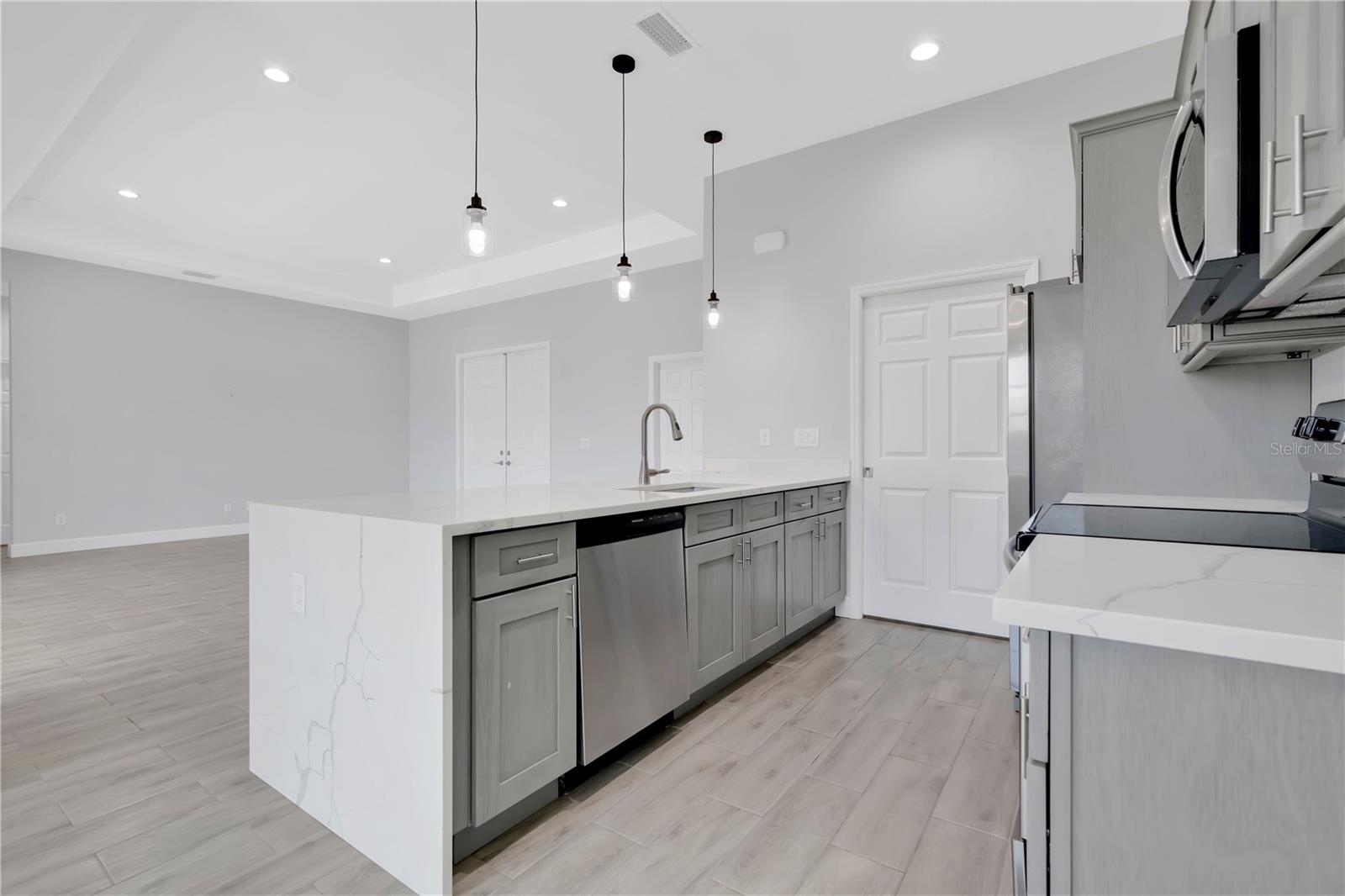 Image 13 of 41 For 1306 2nd Avenue