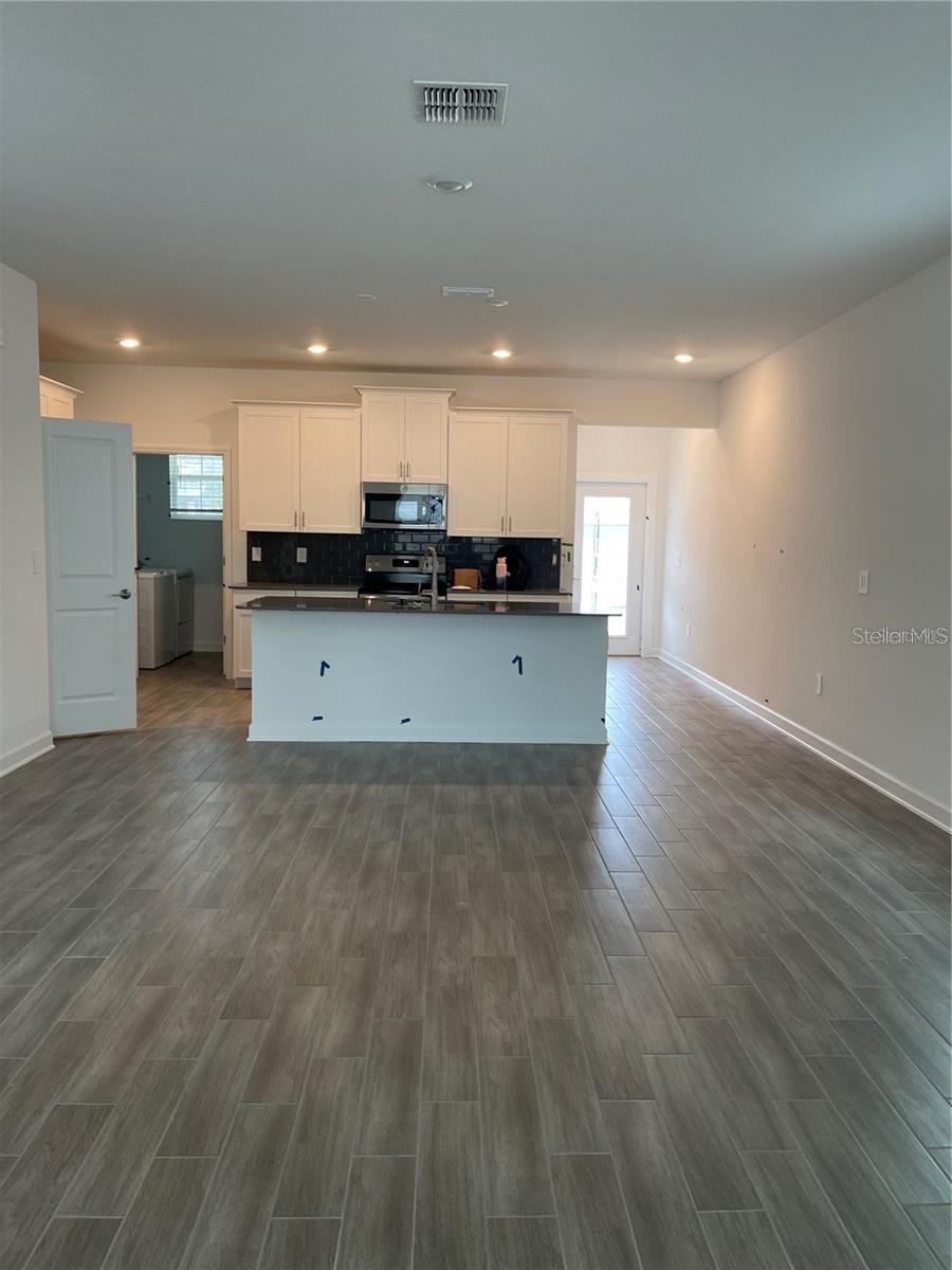 Image 8 of 23 For 3111 Addison Boulevard