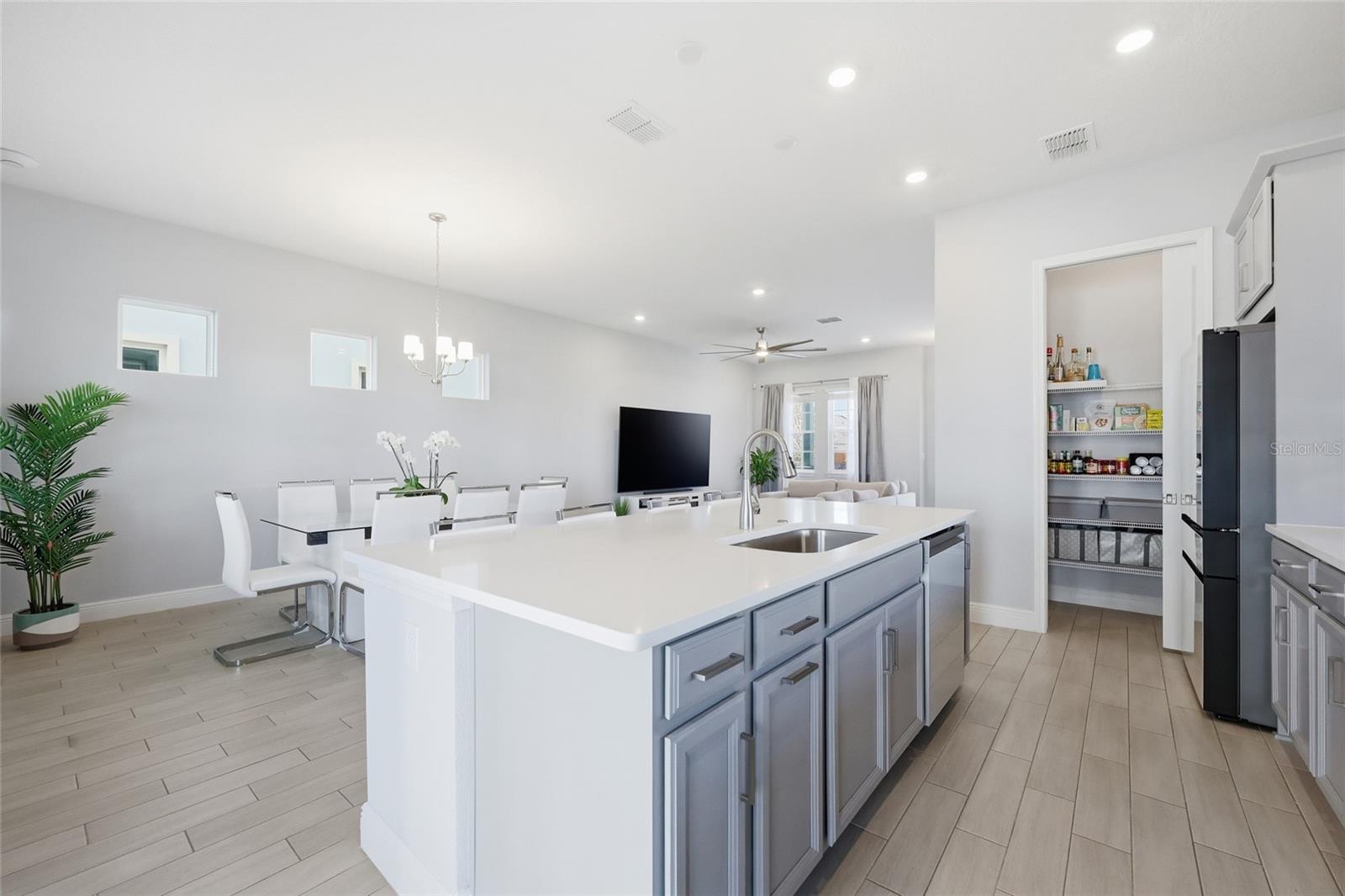 Image 11 of 49 For 10101 Pearson Avenue