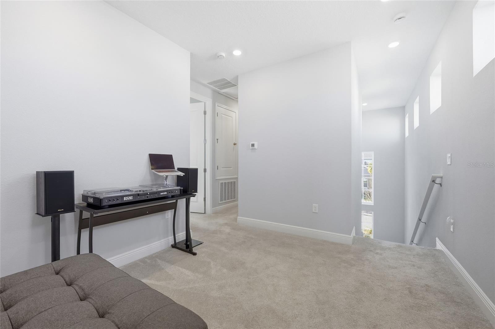 Image 15 of 49 For 10101 Pearson Avenue