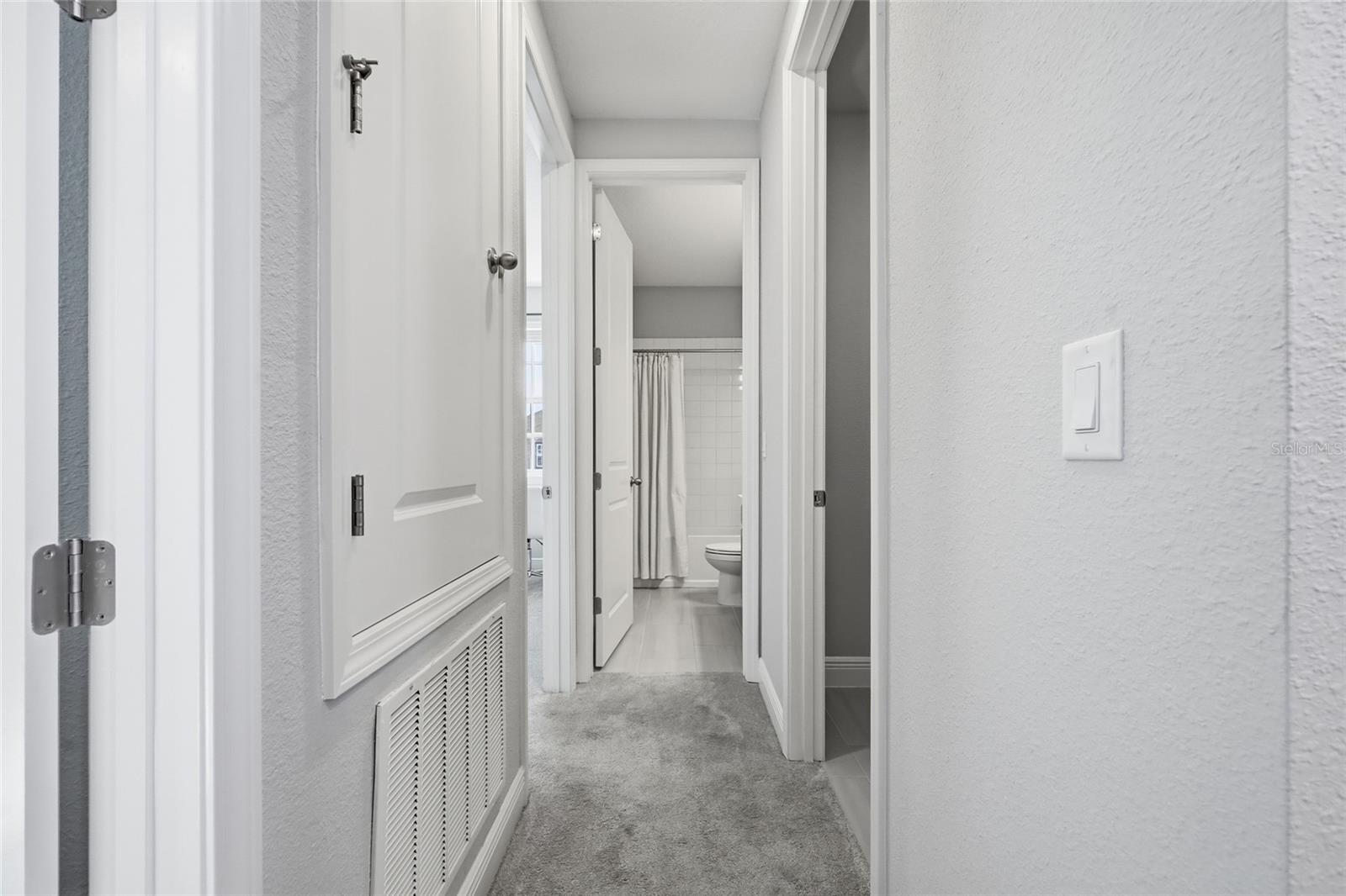 Image 23 of 49 For 10101 Pearson Avenue