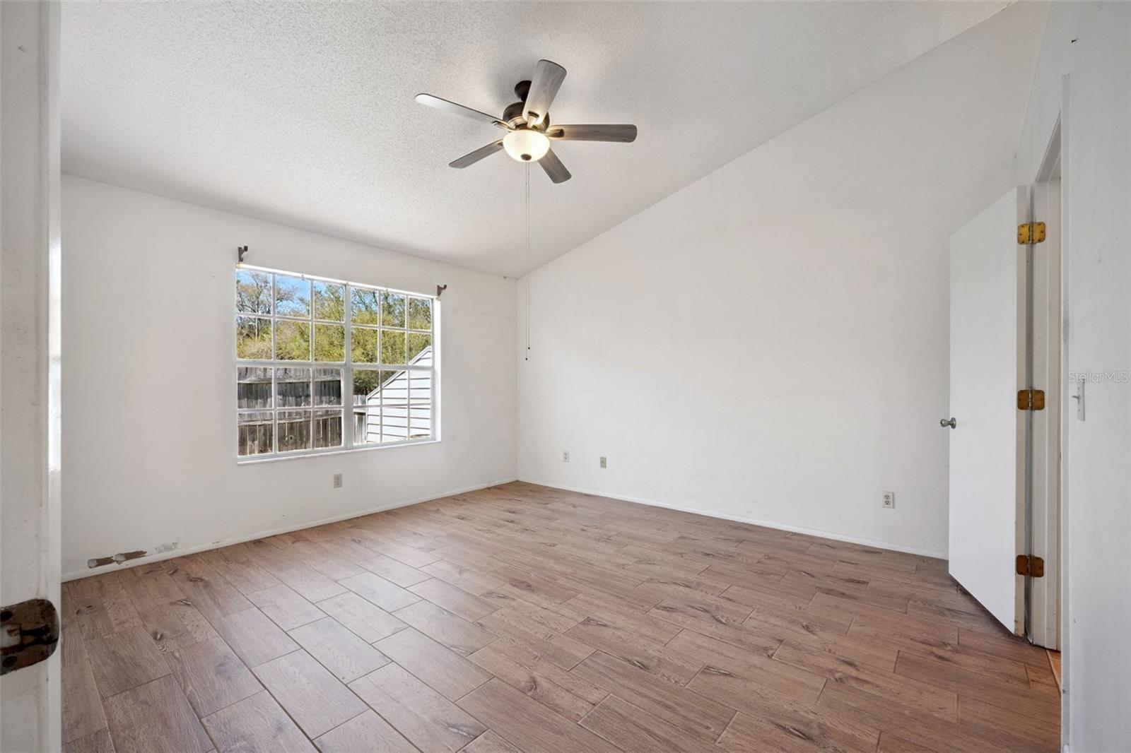 Image 11 of 42 For 1689 Torrington Circle