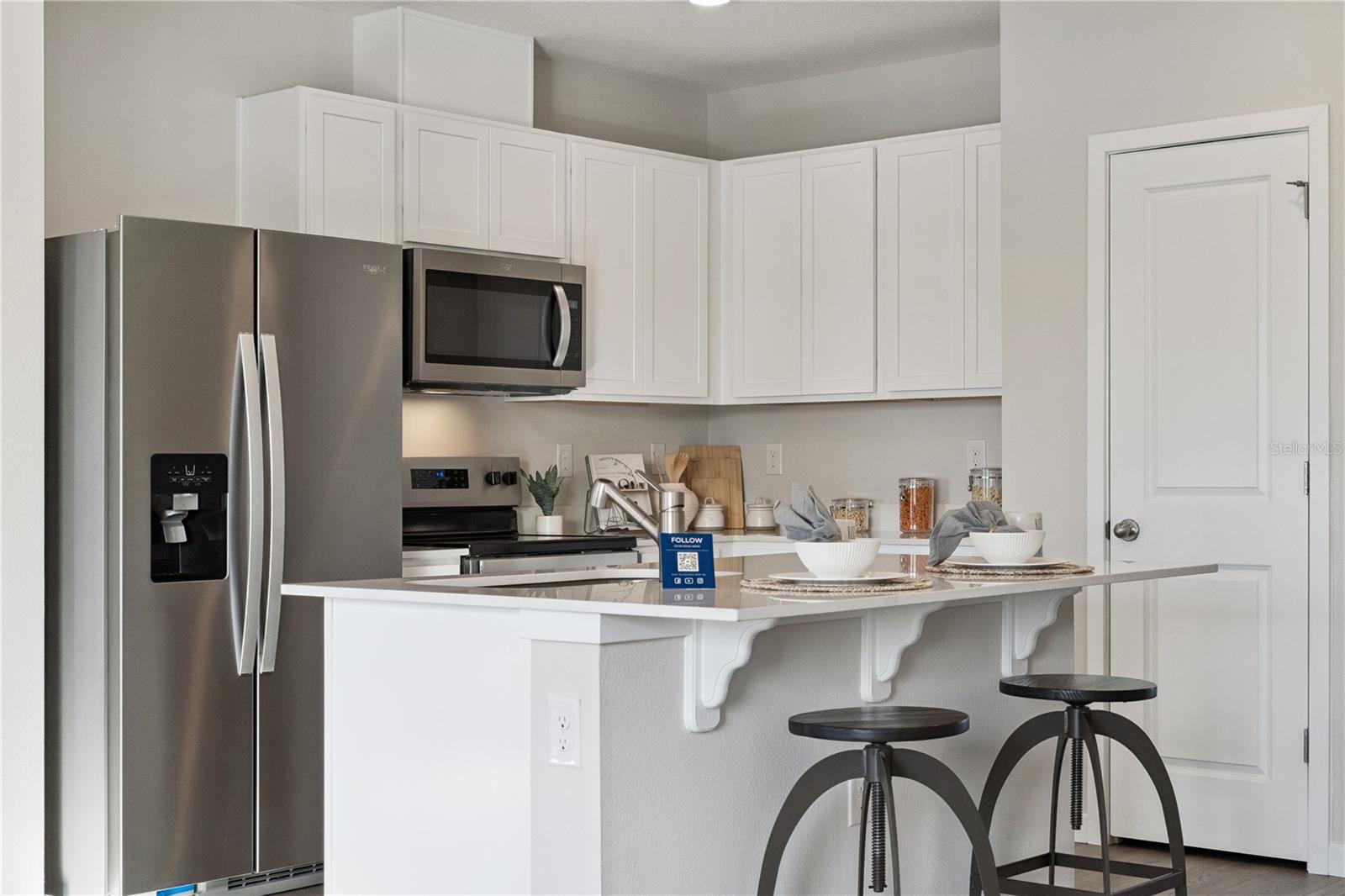 Listing photo id 11 for 587 Preston Cove Drive