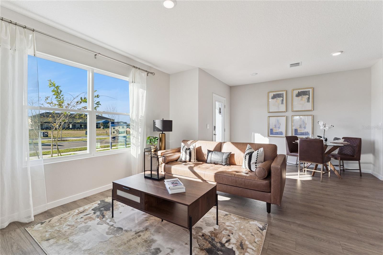 Listing photo id 0 for 587 Preston Cove Drive