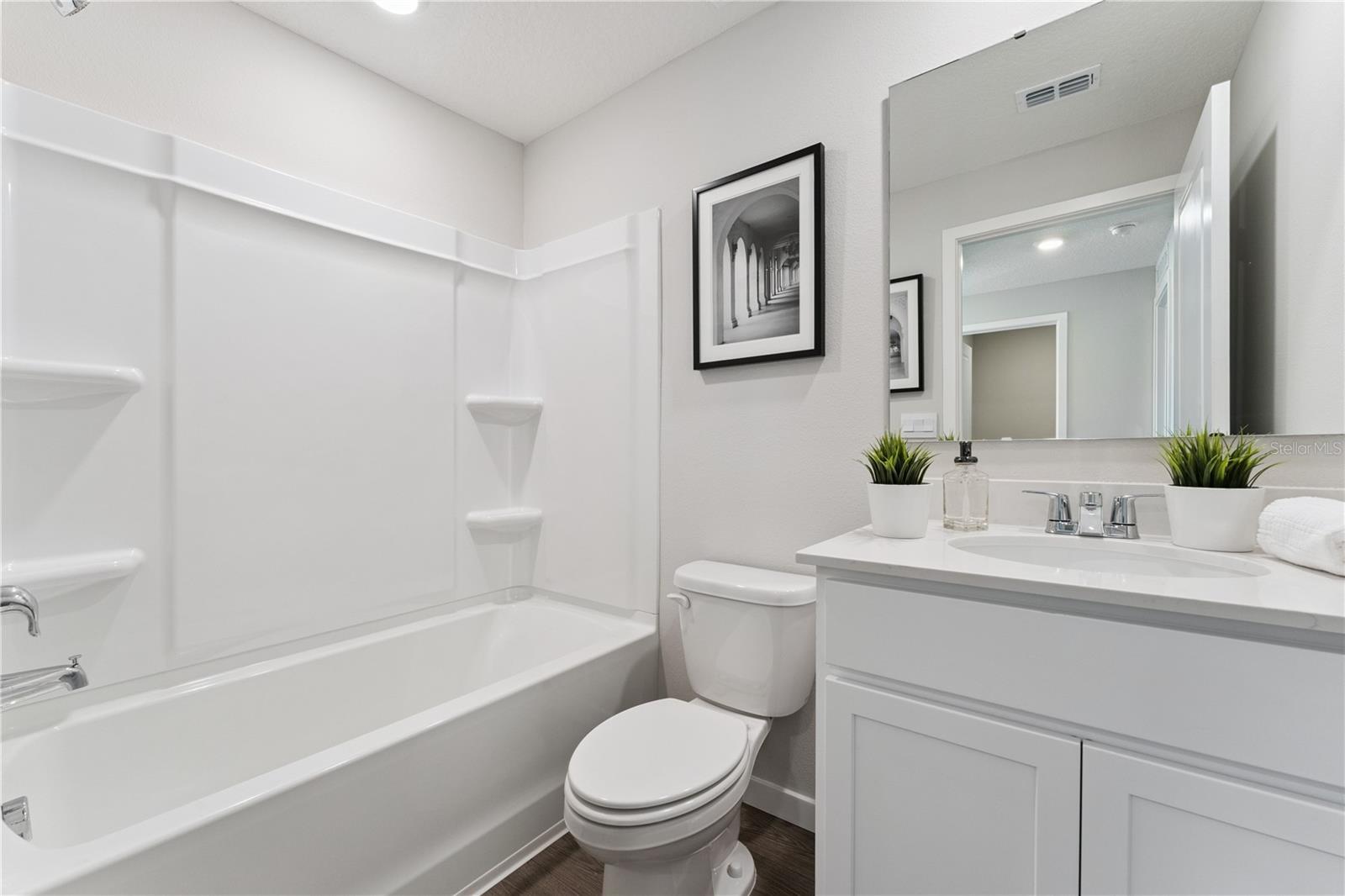 Listing photo id 19 for 587 Preston Cove Drive