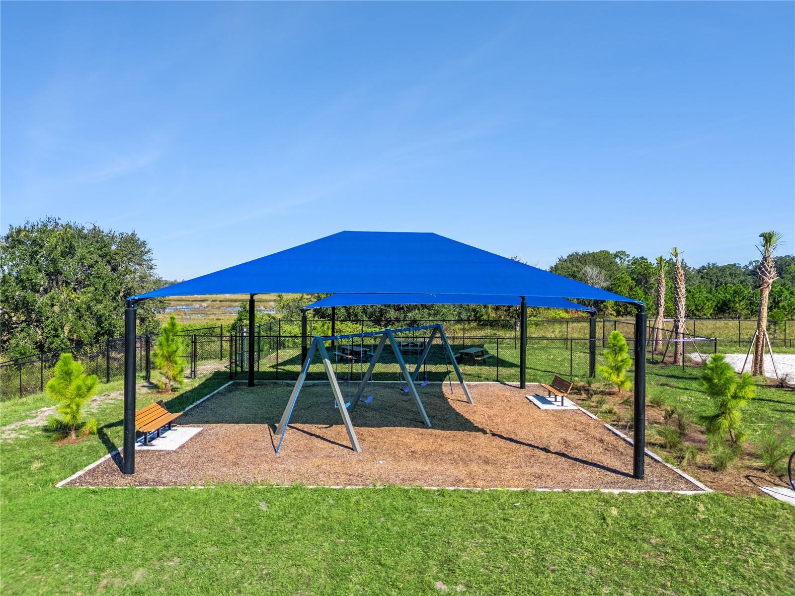 Listing photo id 29 for 587 Preston Cove Drive