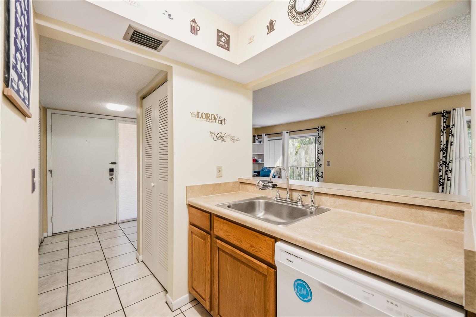 Image 13 of 36 For 100 Sweetgum Woods Court 13d