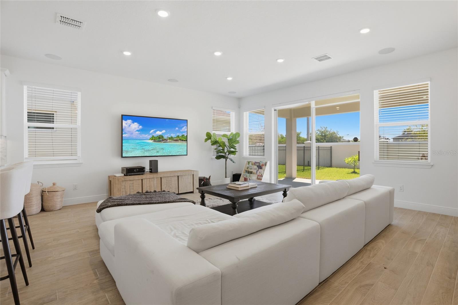 Image 16 of 46 For 19310 Banfield Place