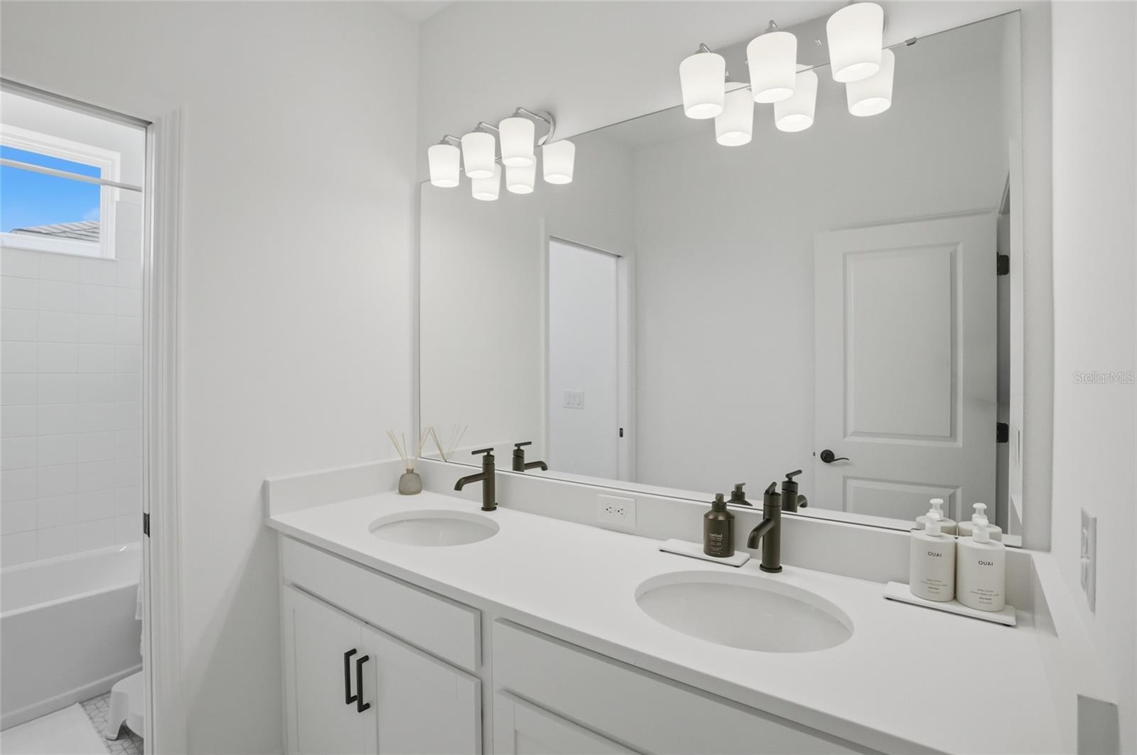 Image 23 of 46 For 19310 Banfield Place