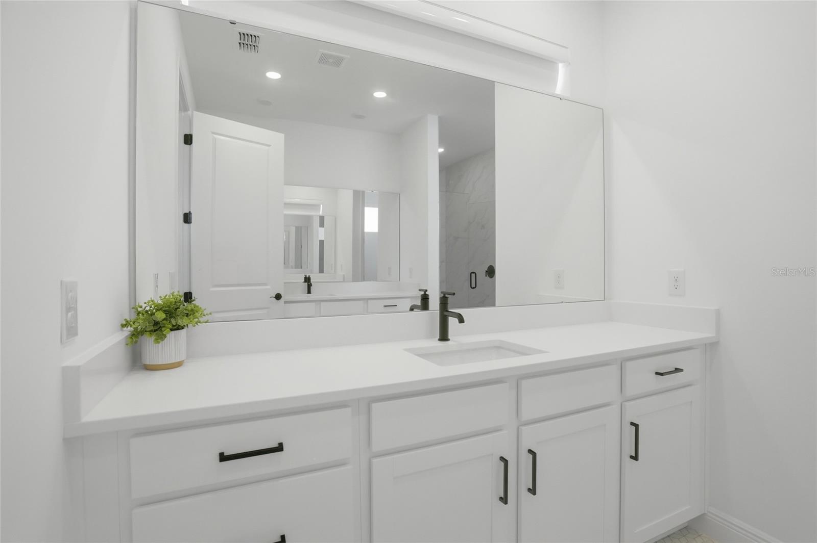 Image 24 of 46 For 19310 Banfield Place