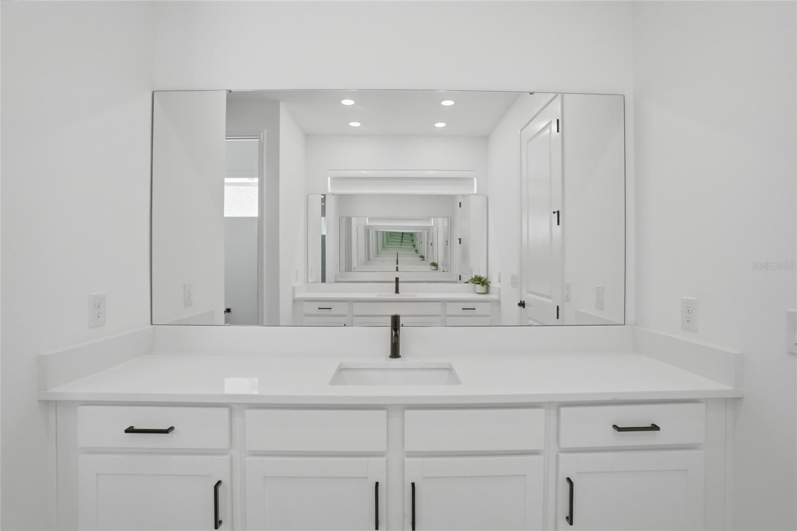 Image 25 of 46 For 19310 Banfield Place