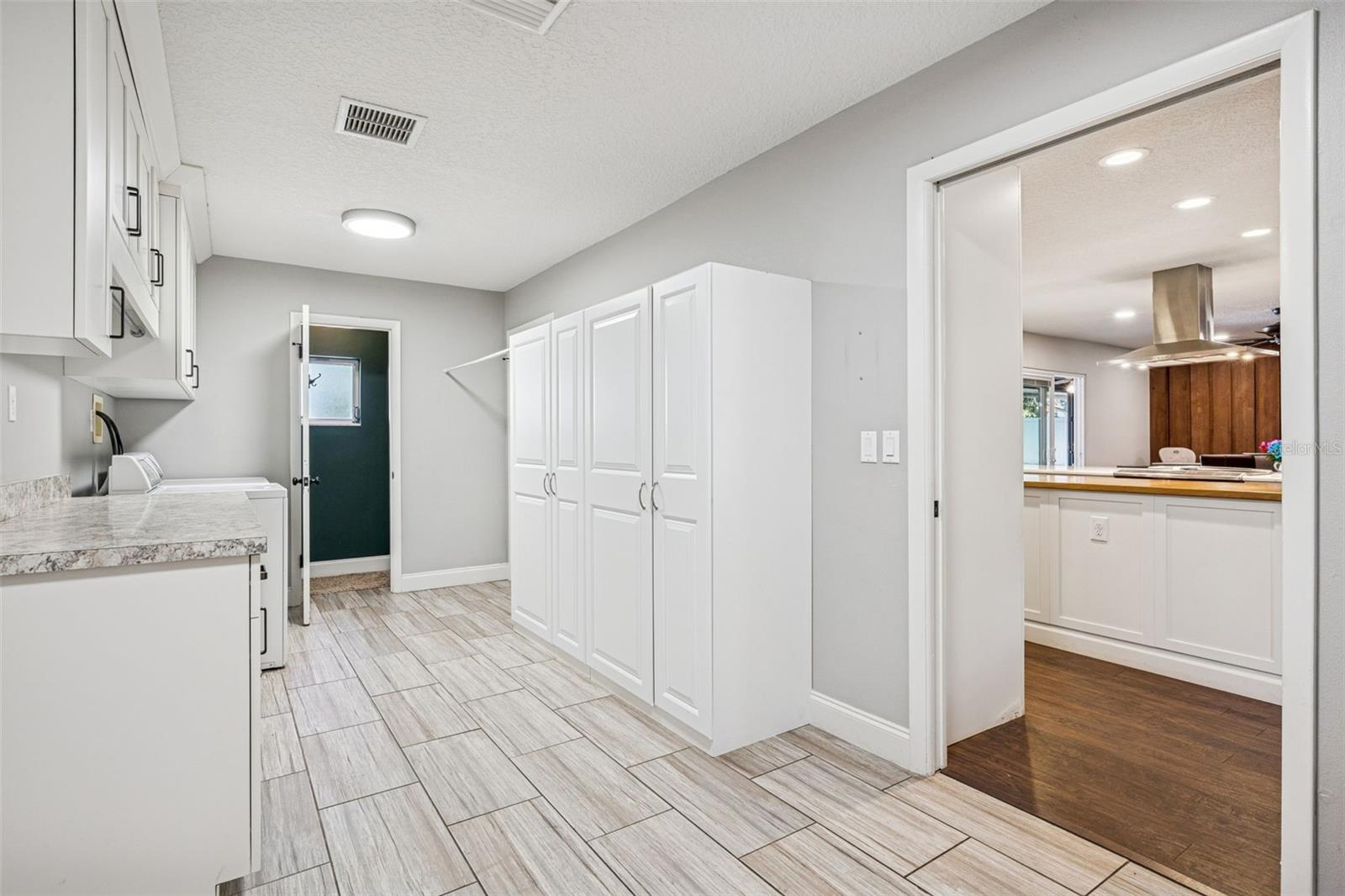 Image 21 of 34 For 8937 Easterling Drive