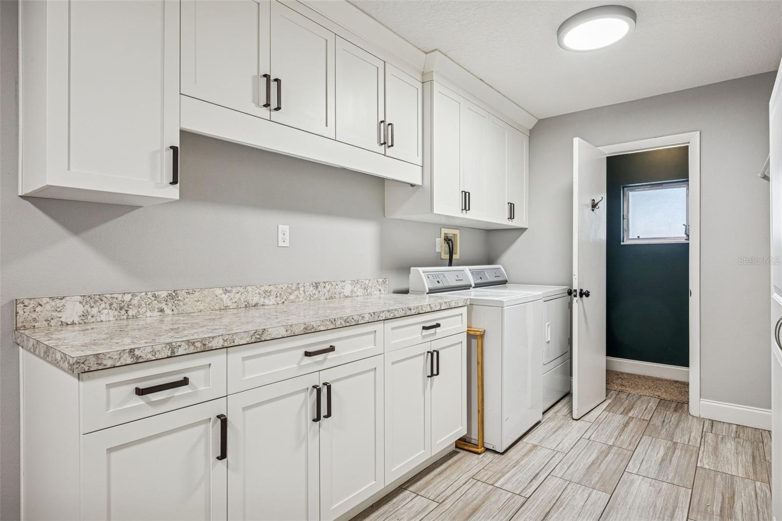 Image 22 of 34 For 8937 Easterling Drive