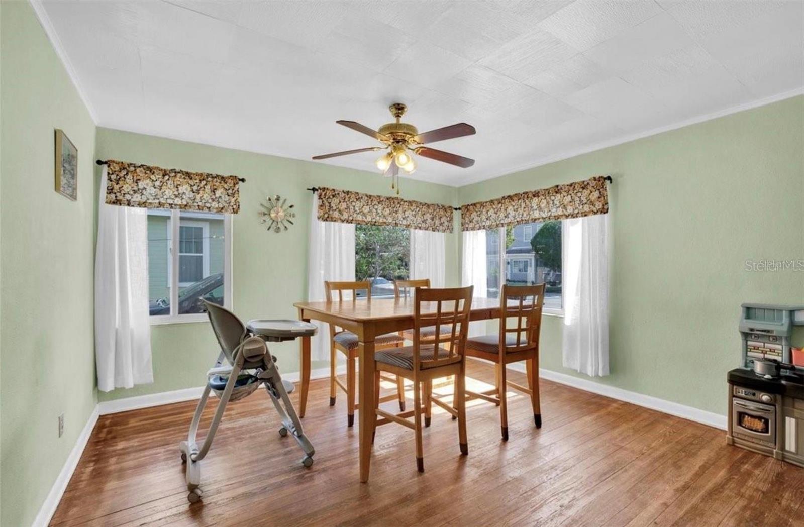 Image 12 of 26 For 515 Mabbette Street