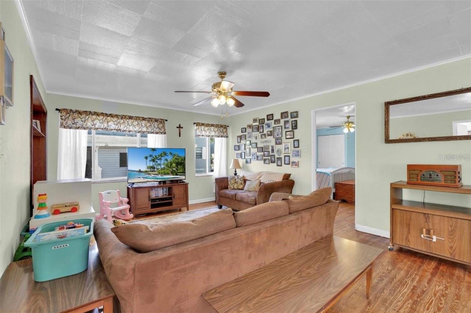 Image 13 of 26 For 515 Mabbette Street