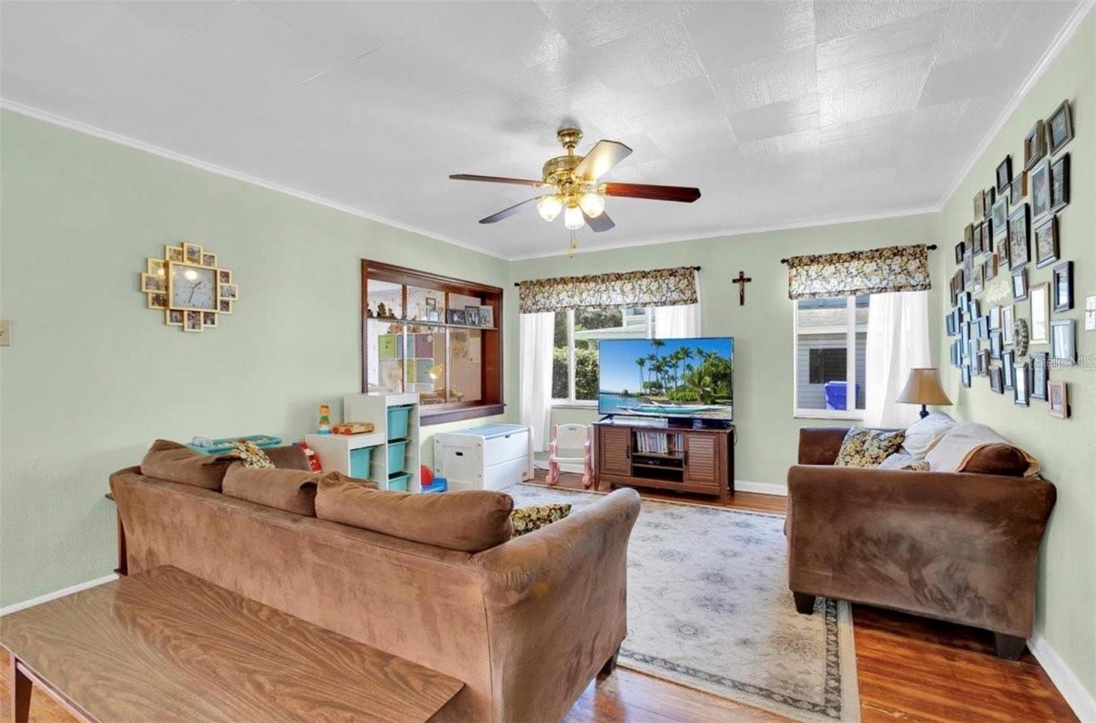 Image 14 of 26 For 515 Mabbette Street