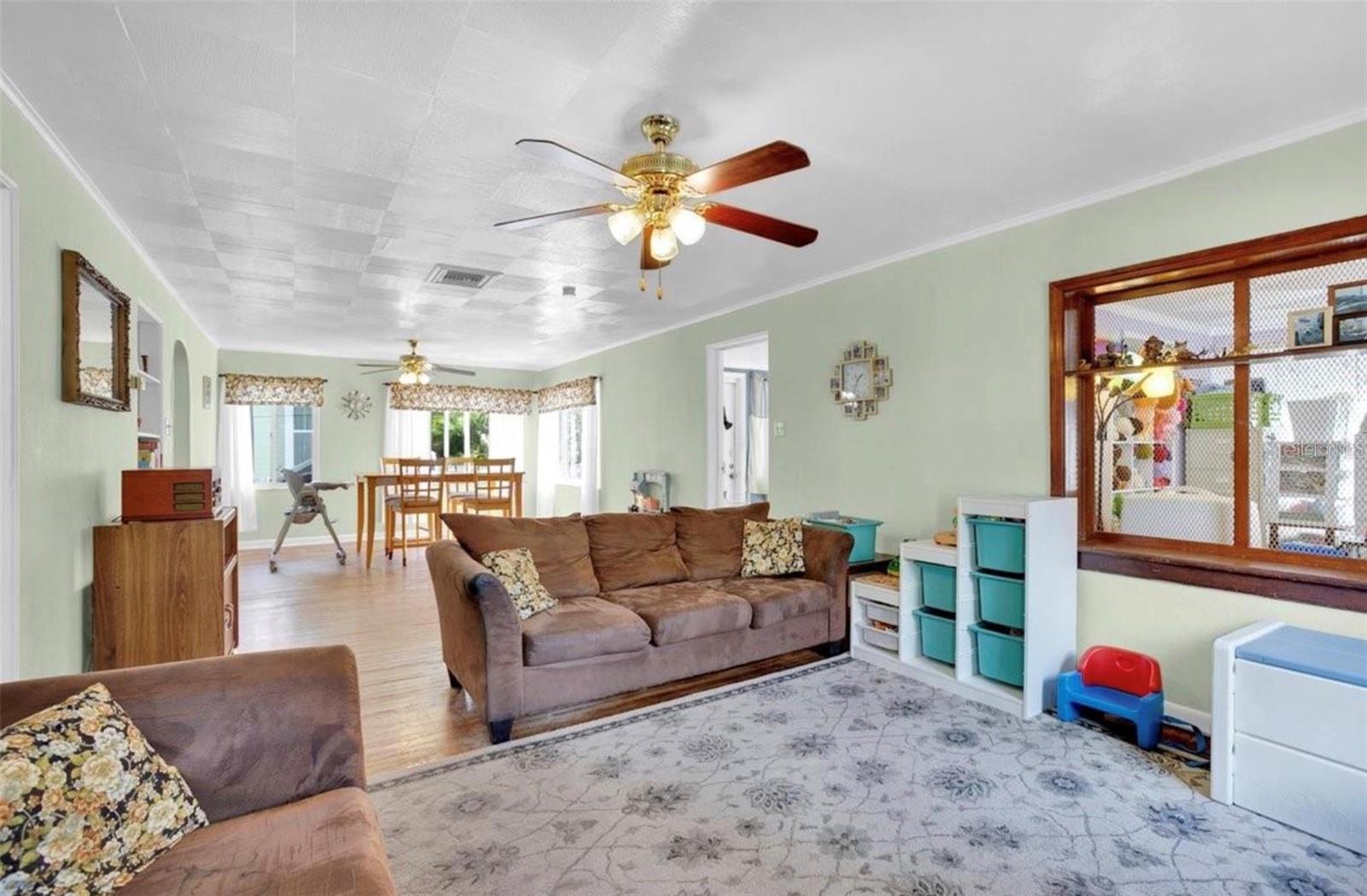 Image 15 of 26 For 515 Mabbette Street