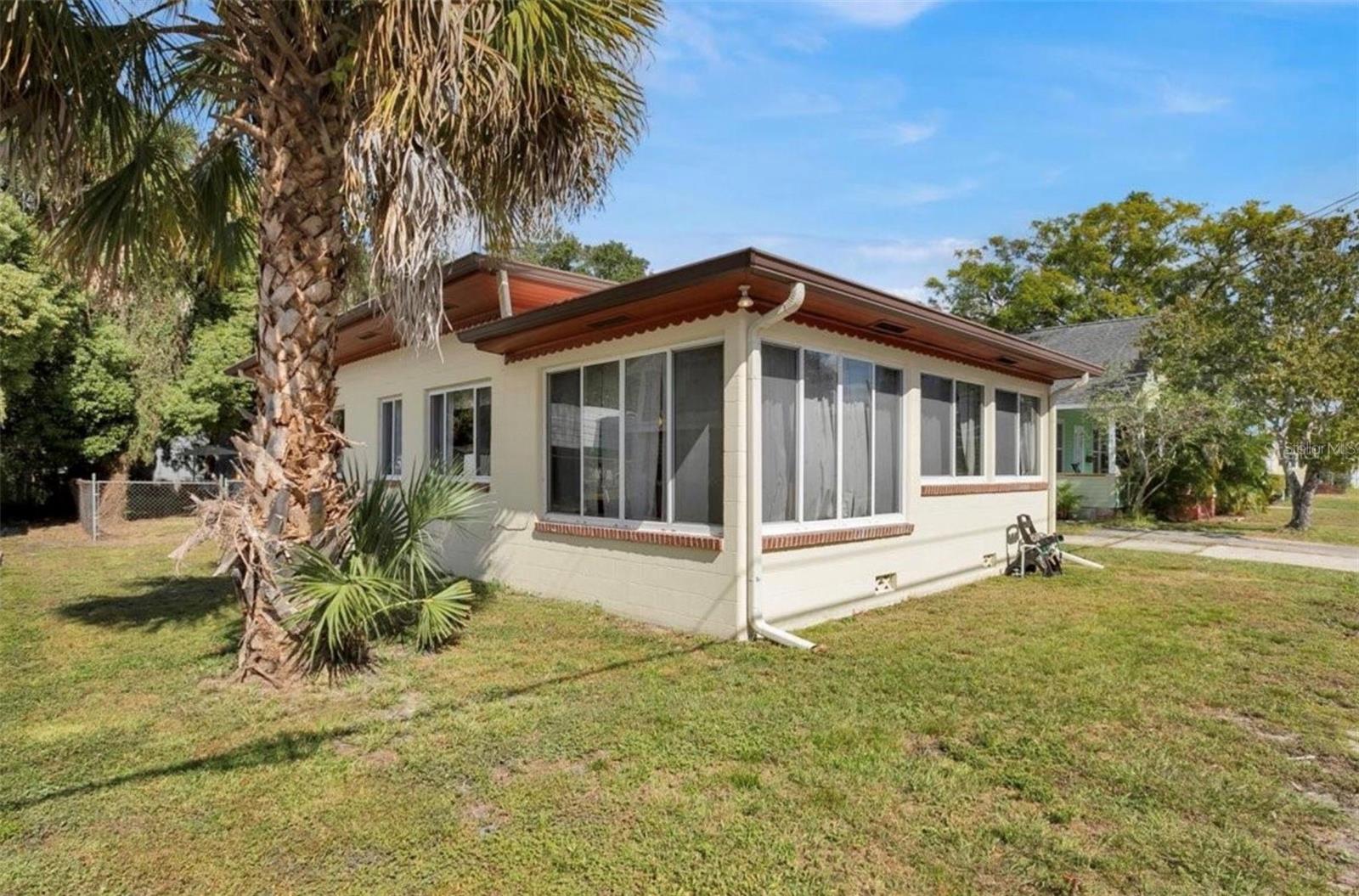 Image 2 of 26 For 515 Mabbette Street