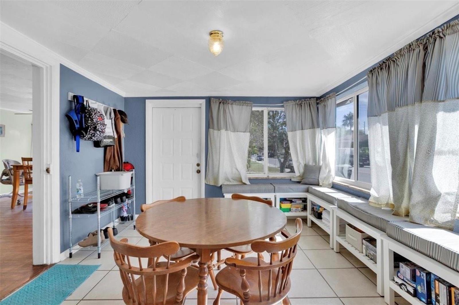 Image 20 of 26 For 515 Mabbette Street