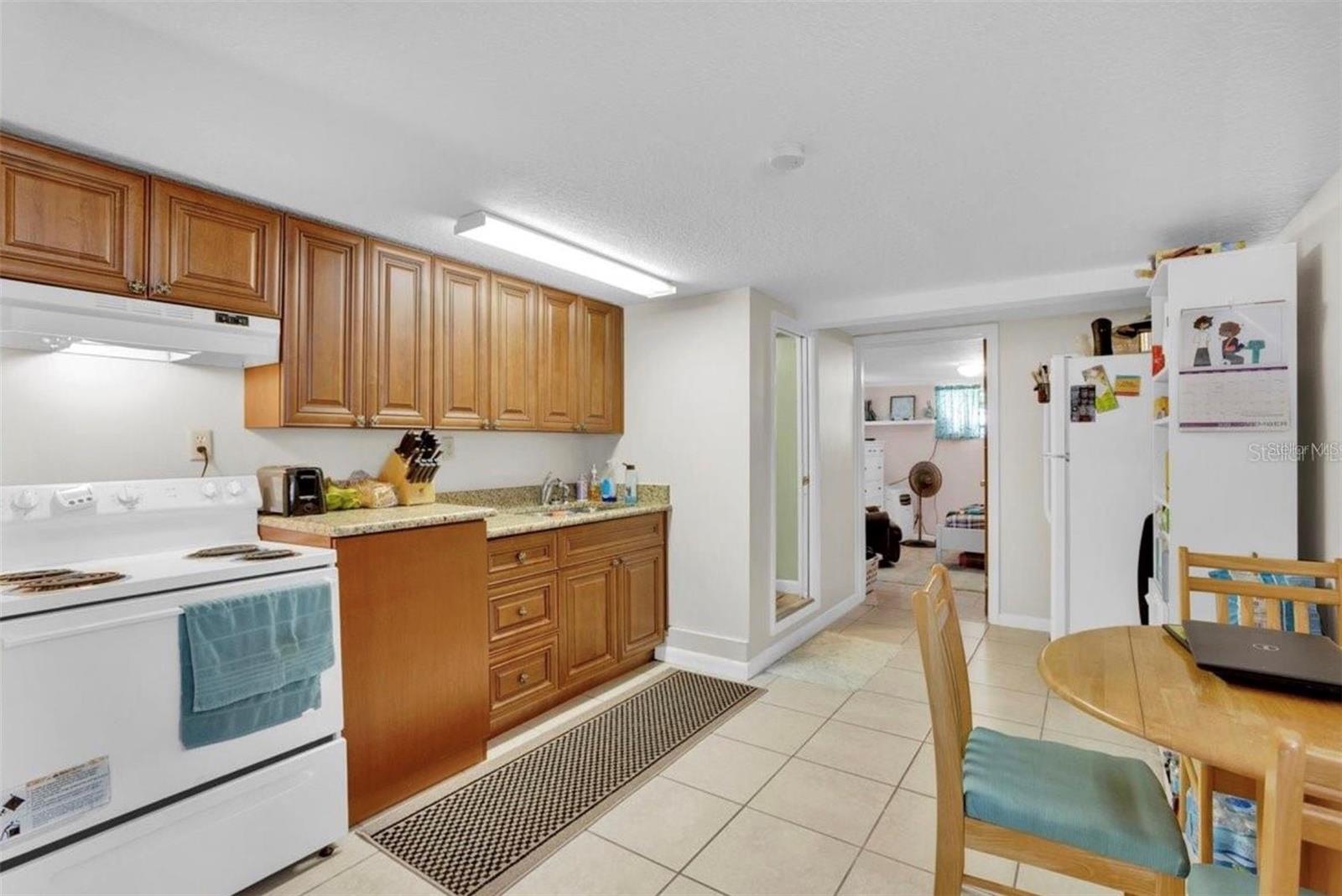 Image 4 of 26 For 515 Mabbette Street