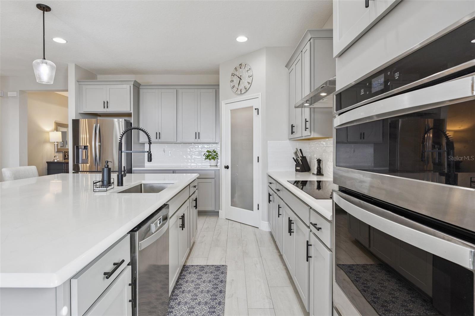 Image 16 of 51 For 5679 Orange Orchard Drive