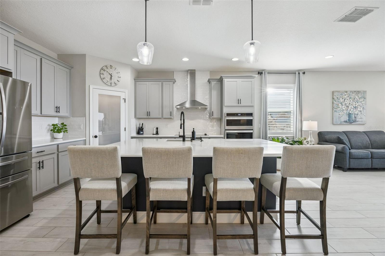 Image 17 of 51 For 5679 Orange Orchard Drive