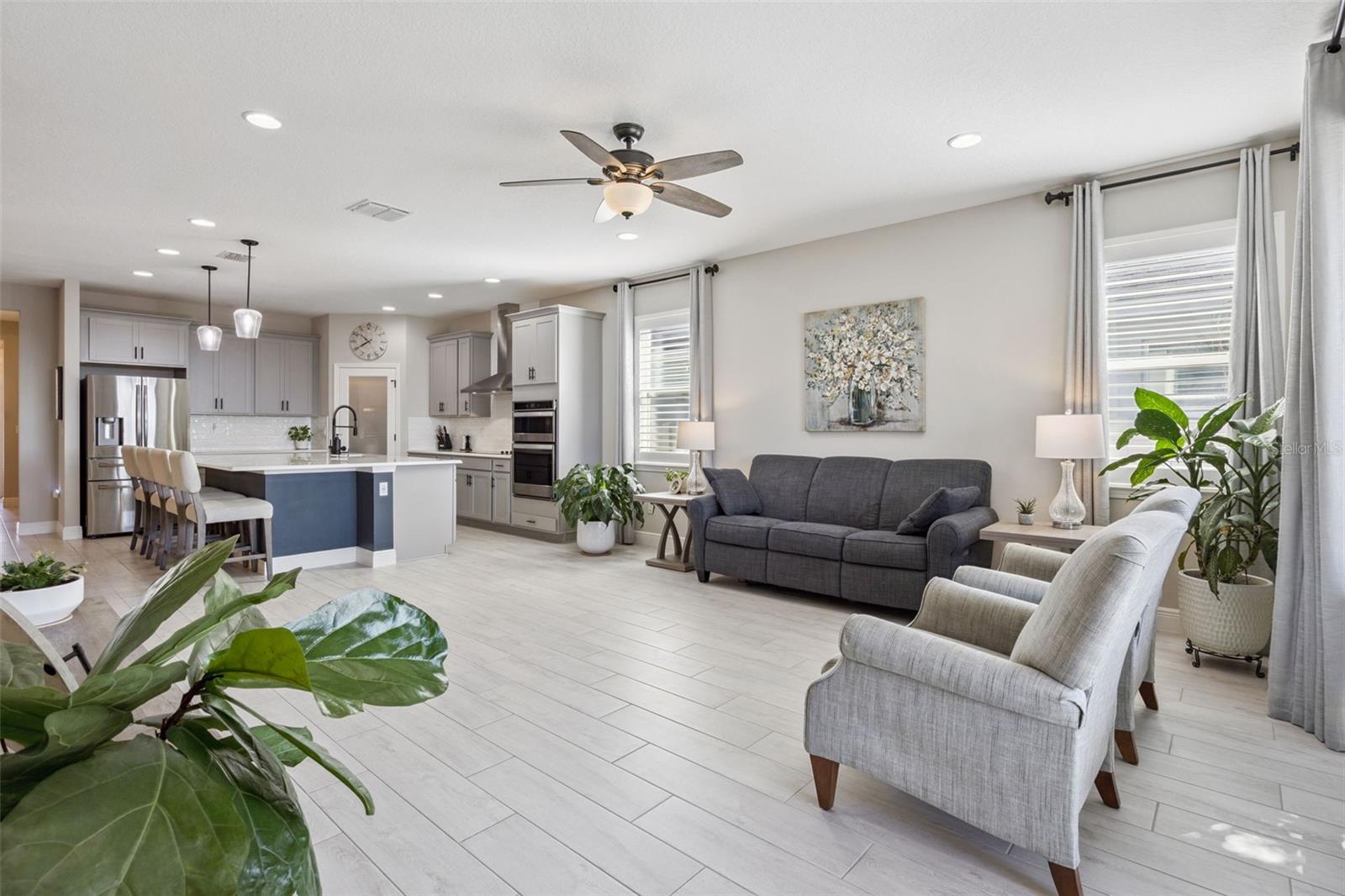 Image 24 of 51 For 5679 Orange Orchard Drive