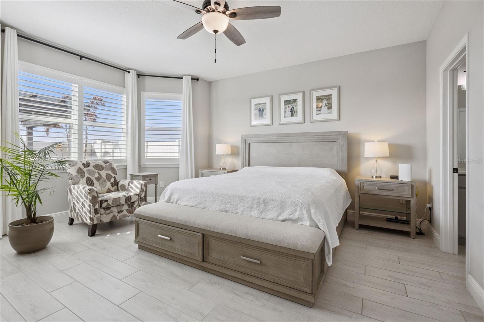 Image 27 of 51 For 5679 Orange Orchard Drive