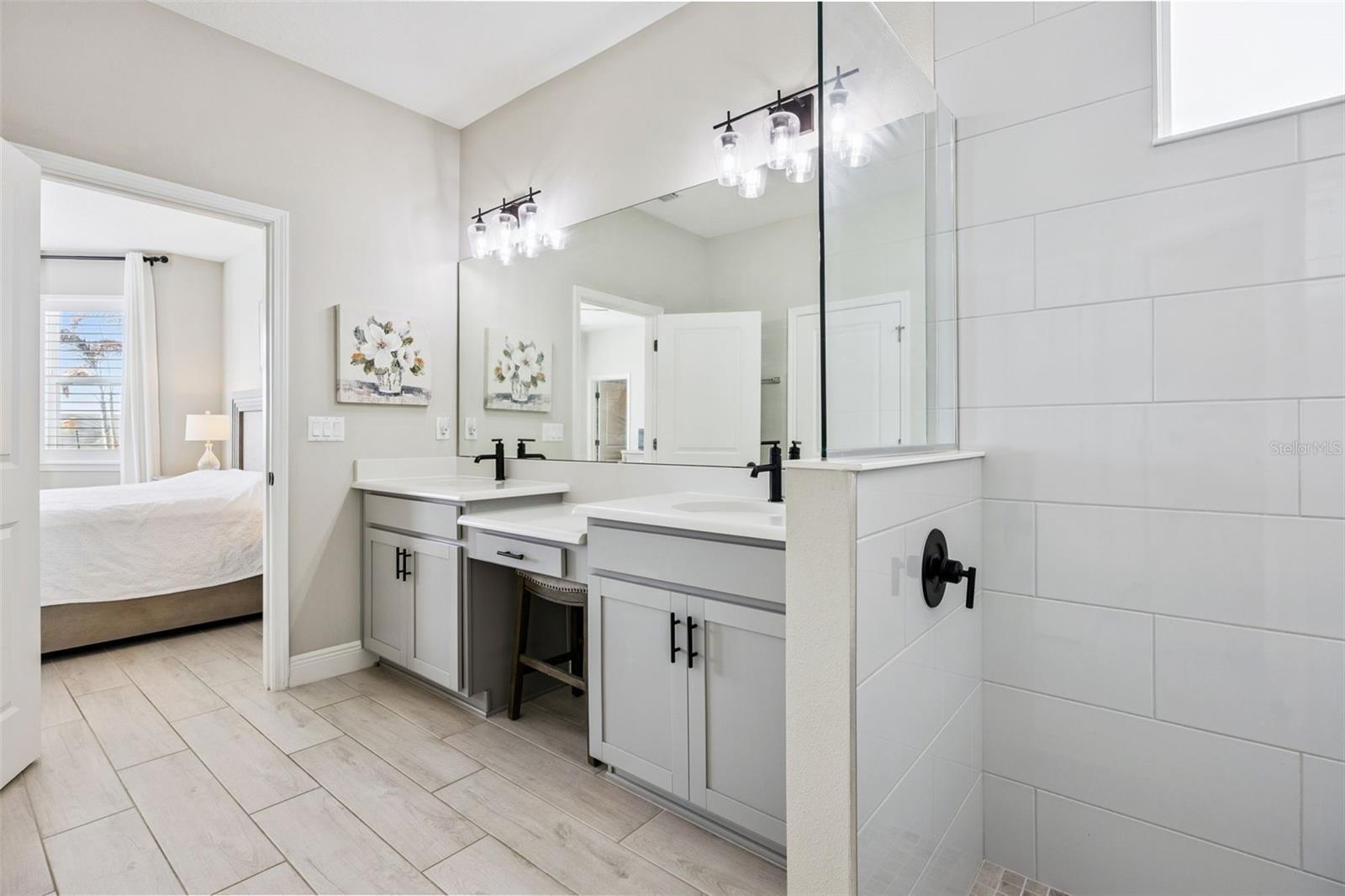 Image 31 of 51 For 5679 Orange Orchard Drive