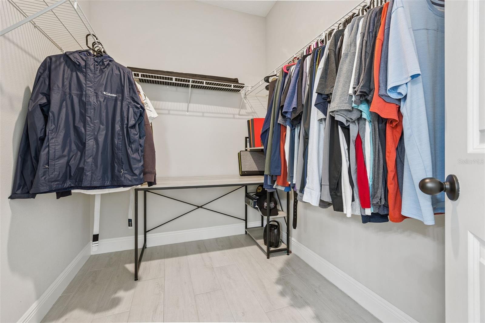 Image 33 of 51 For 5679 Orange Orchard Drive