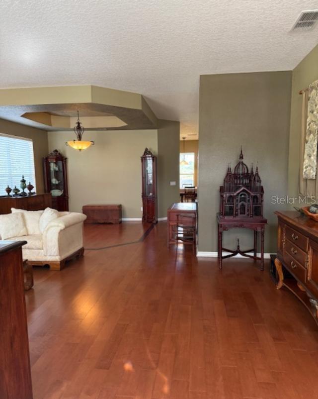 Listing photo id 8 for 873 Pickfair Terrace